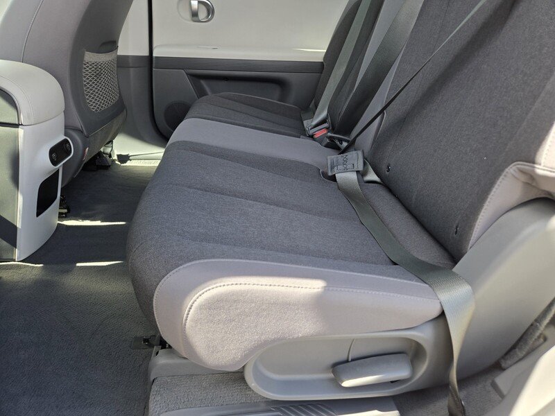 Used 2024 White HYUNDAI SEL RWD image 11