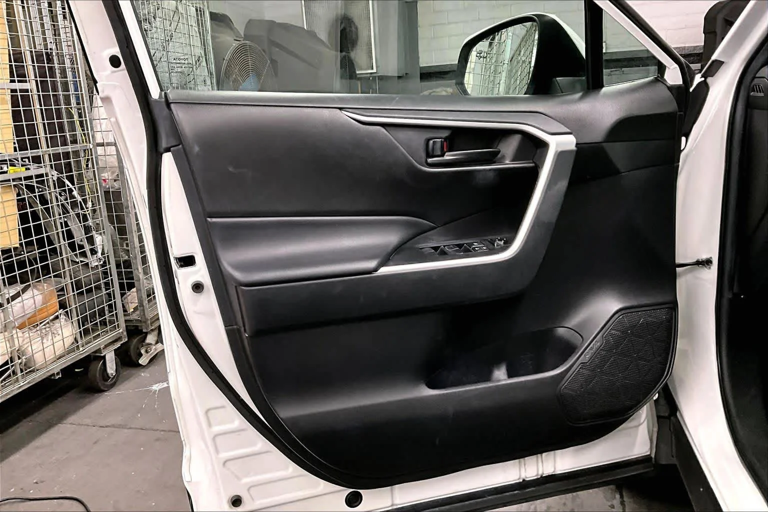 Used 2023 Ice Cap Toyota LE image 22