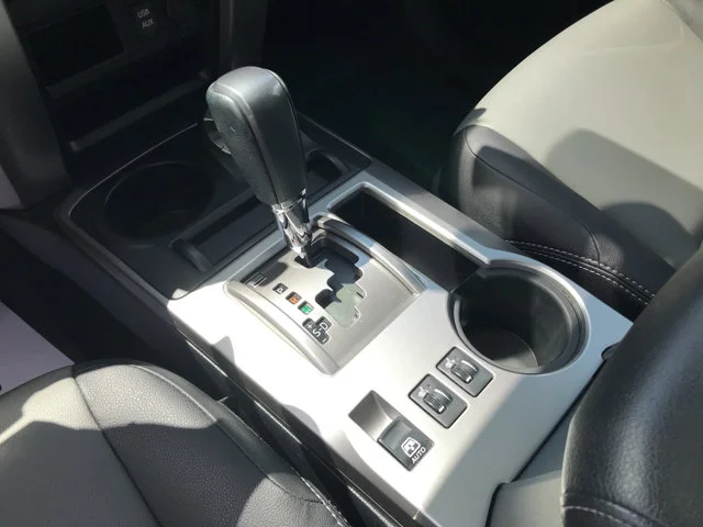 Used 2018 Magnetic Gray Metallic Toyota SR5 Premium image 22
