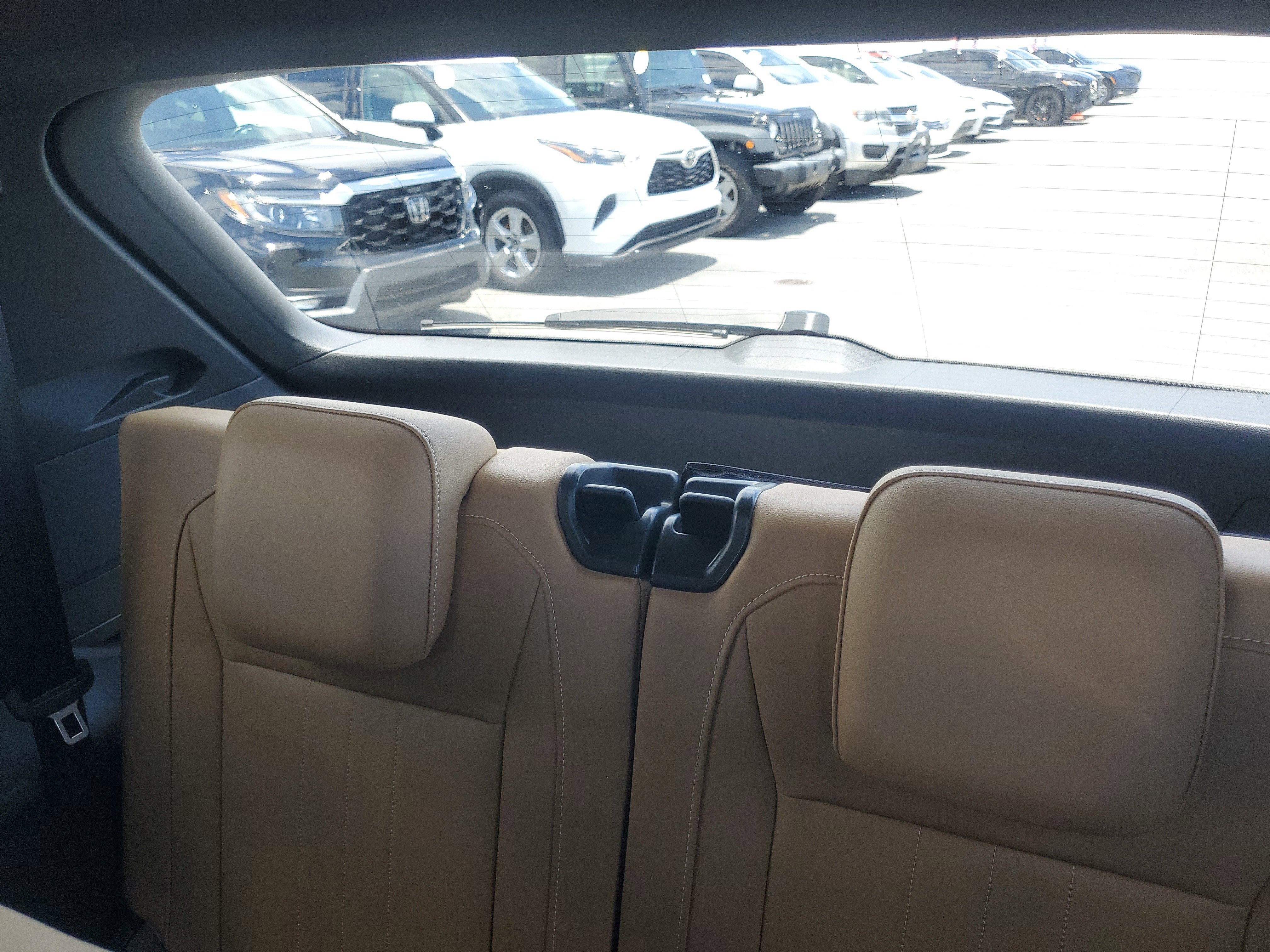 Used 2024 White Volkswagen SE image 14