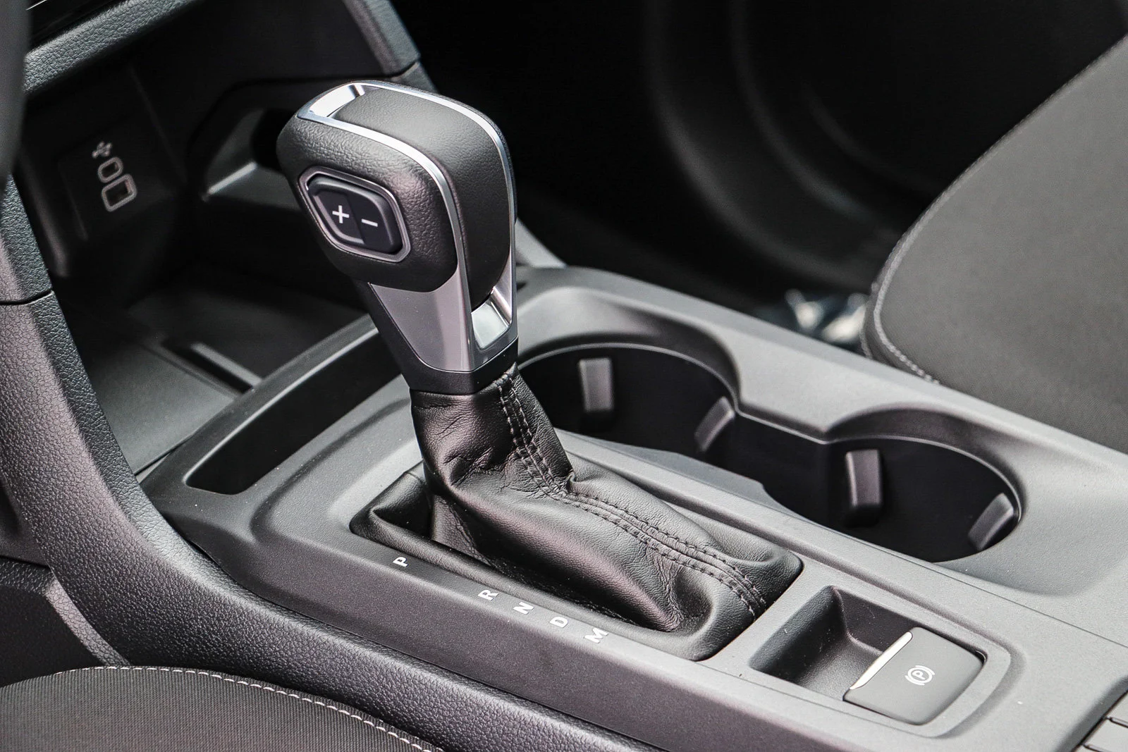 New 2026 Carbonized Gray Metallic Ford XLT image 23