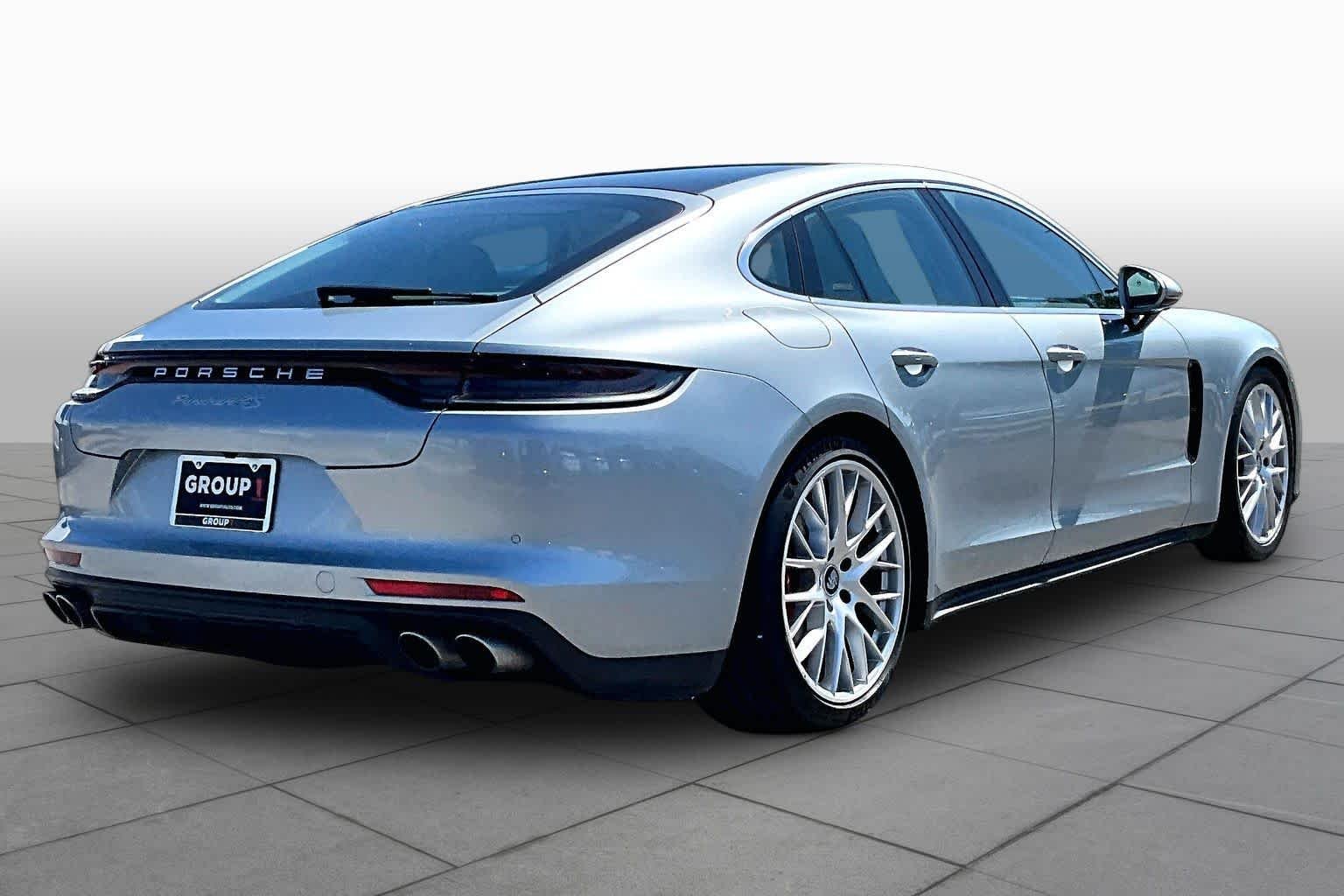 Used 2022 Dolomite Silver Metallic Porsche 4S image 11