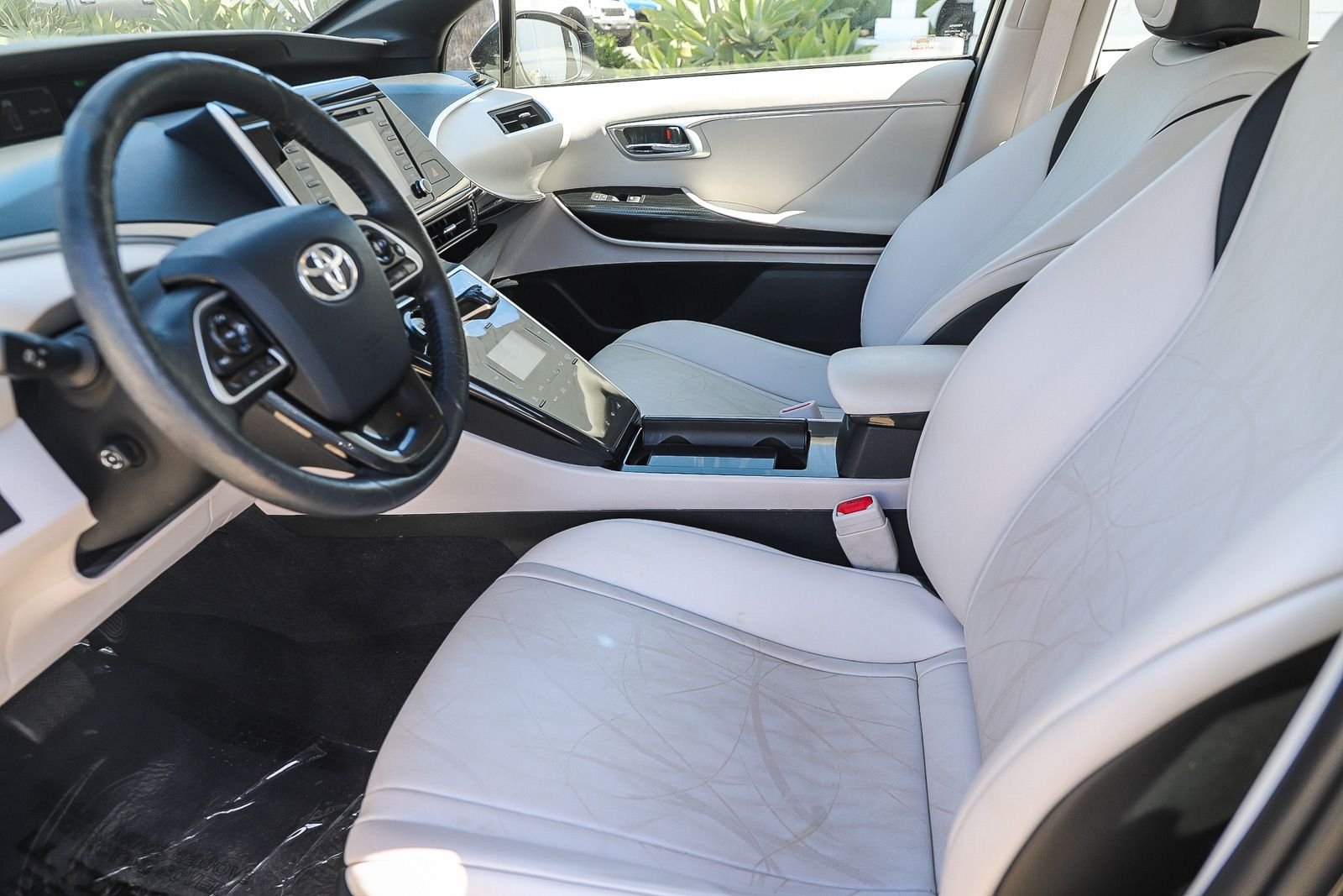 Used 2018 Black Toyota Base image 18