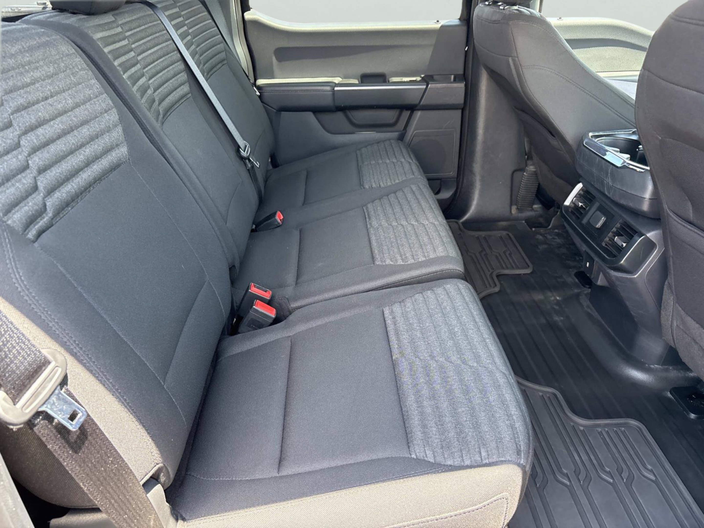 Used 2022 Black Metallic Ford XL image 17