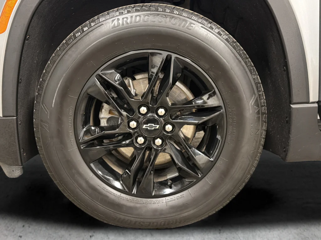 Used 2023 Gray Chevrolet LT image 40