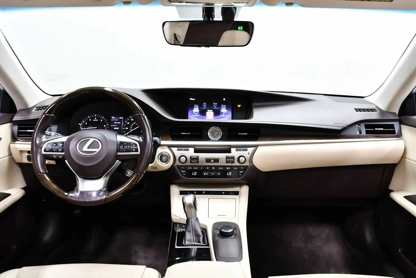 Used 2016 Eminent White Pearl Lexus  image 18