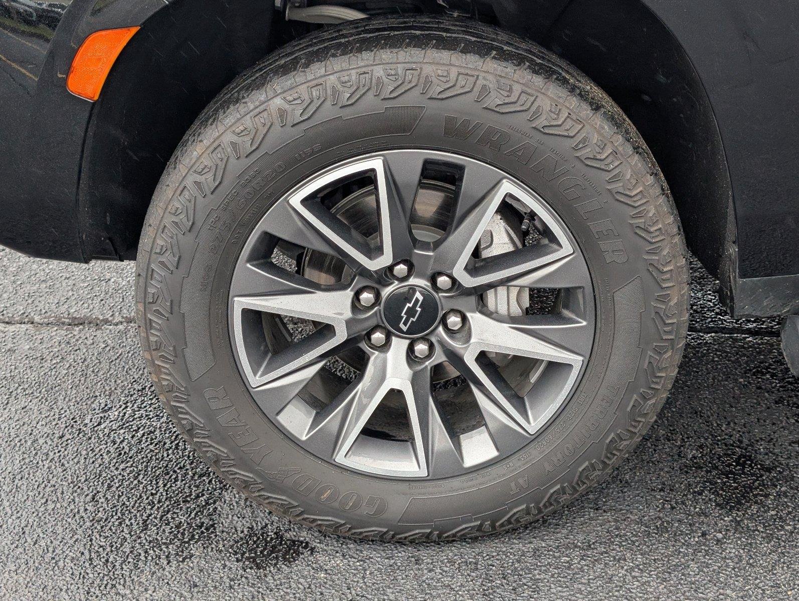 Used 2024 Black Chevrolet Z71 image 11