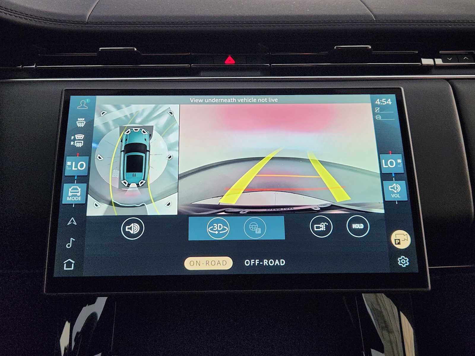 New 2027 Santorini Black Metallic Land Rover Dynamic SE image 18