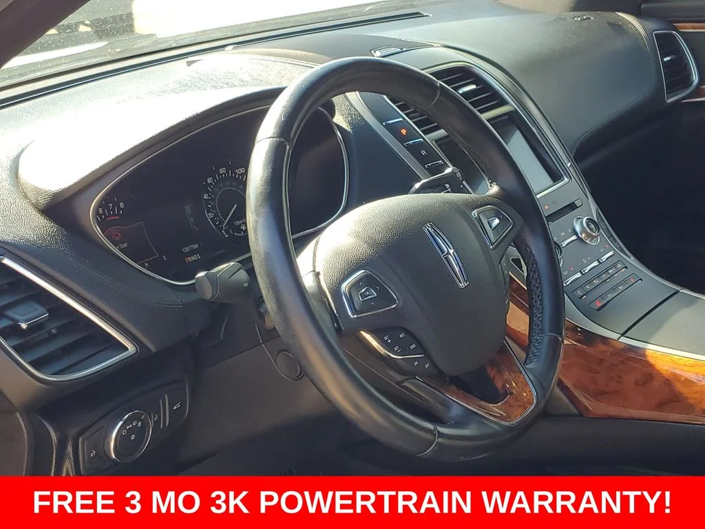 Used 2016 Silver Lincoln Select image 12