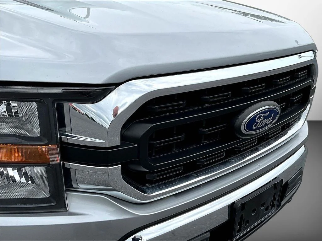 Used 2023 Silver Ford XLT image 32
