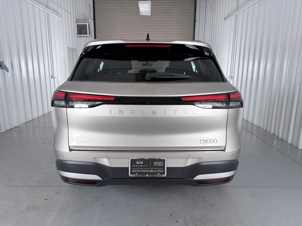 New 2026 WARM TITANIUM INFINITI Luxe FWD image 4