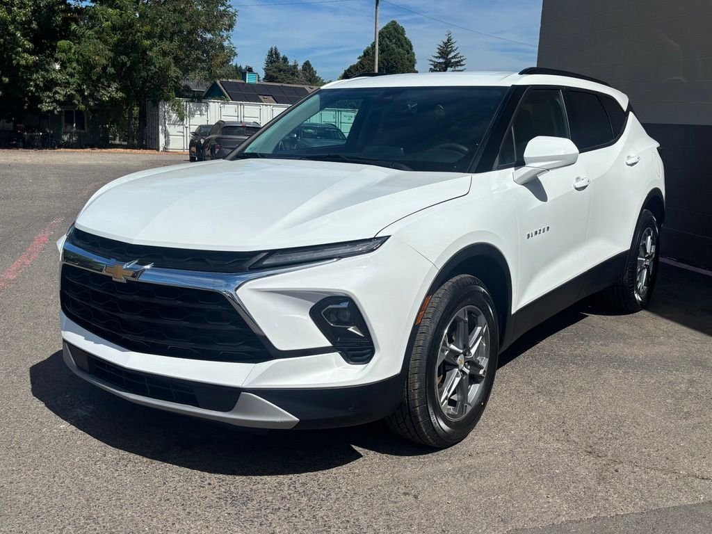 Used 2024 White Chevrolet LT image 11