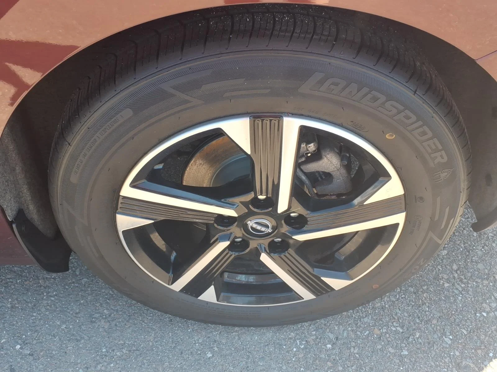 Used 2024 Rosewood Nissan SV image 8