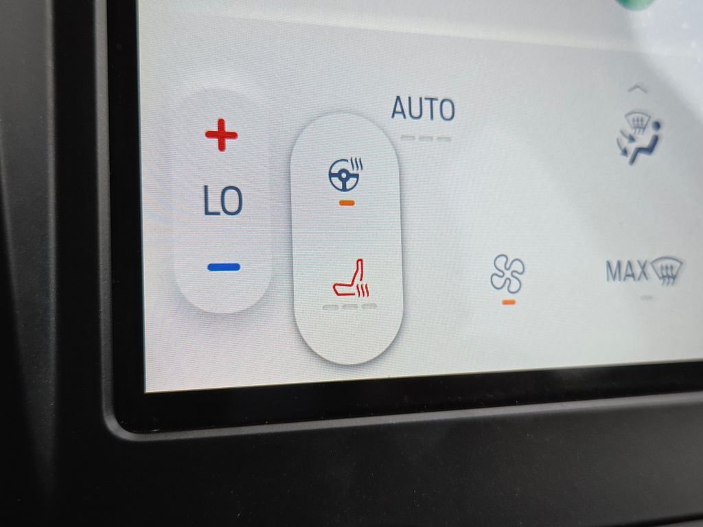 2024 Ford Edge Titanium - Photo 29