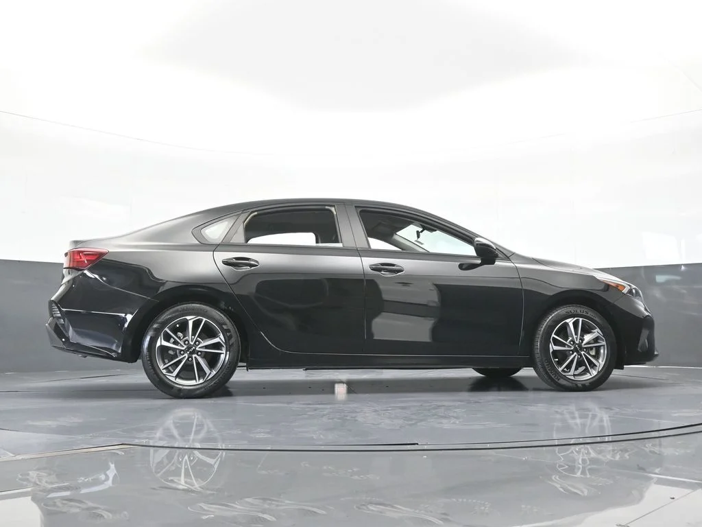 Used 2023 Aurora Black Pearl Kia LXS image 56
