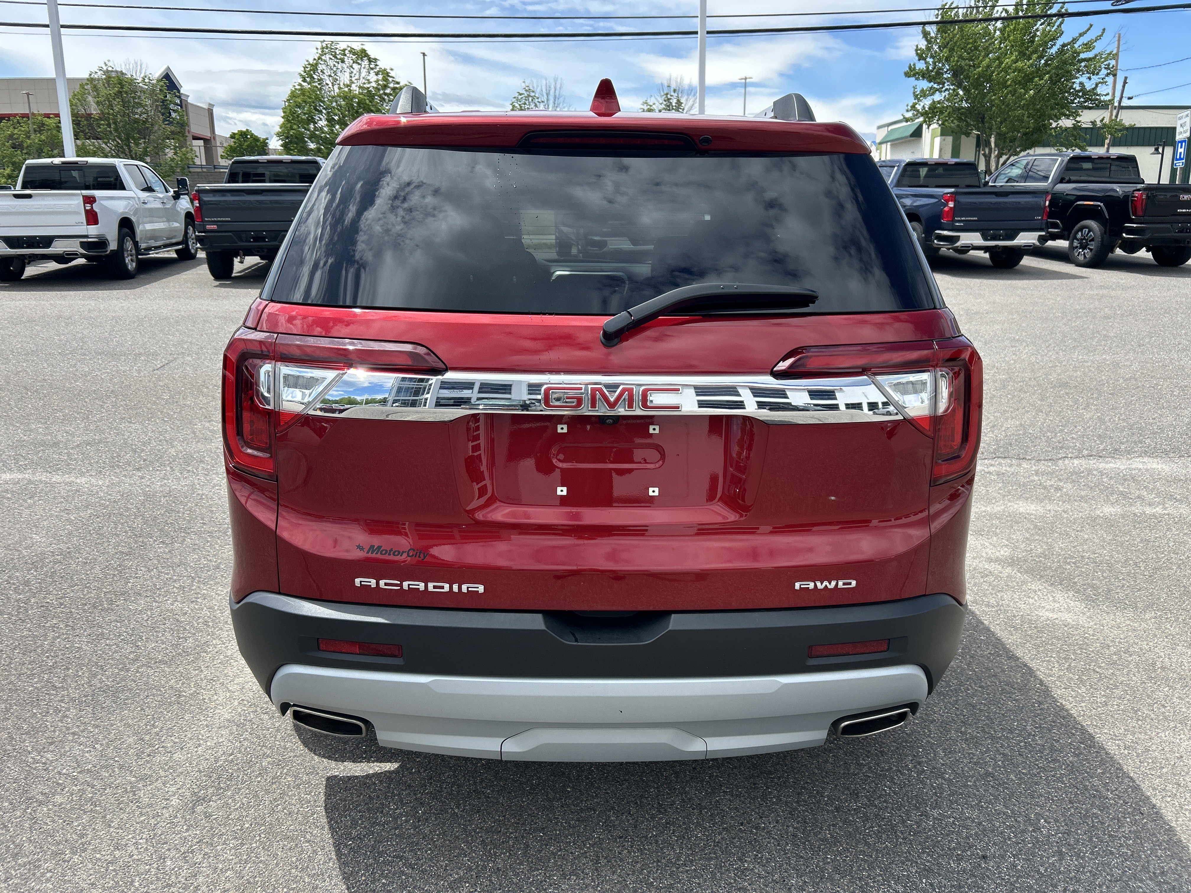 Used 2023 Volcanic Red Tintcoat GMC SLT image 3