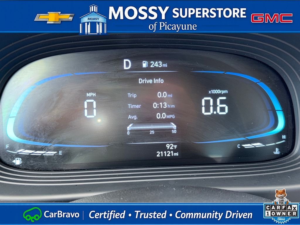 Used 2025 Gray Hyundai SEL image 17