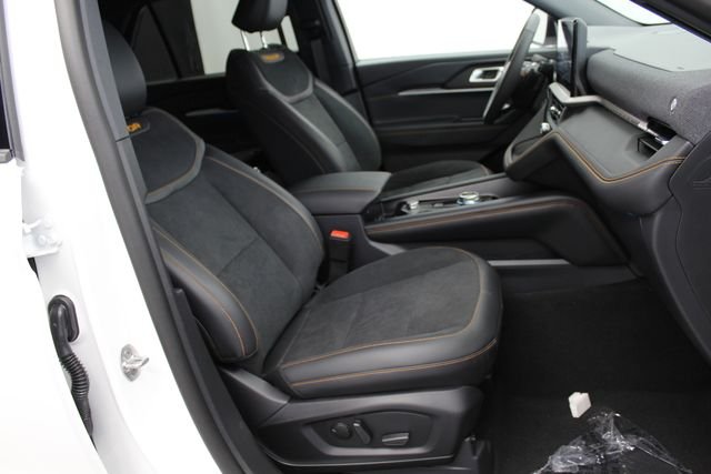 New 2026 Star White Metallic Tri-Coat Ford Tremor® image 27