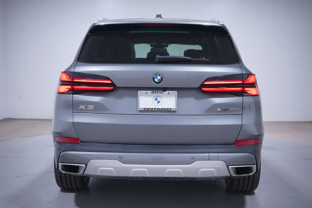 Used 2024 Gray Metallic BMW sDrive40i image 5