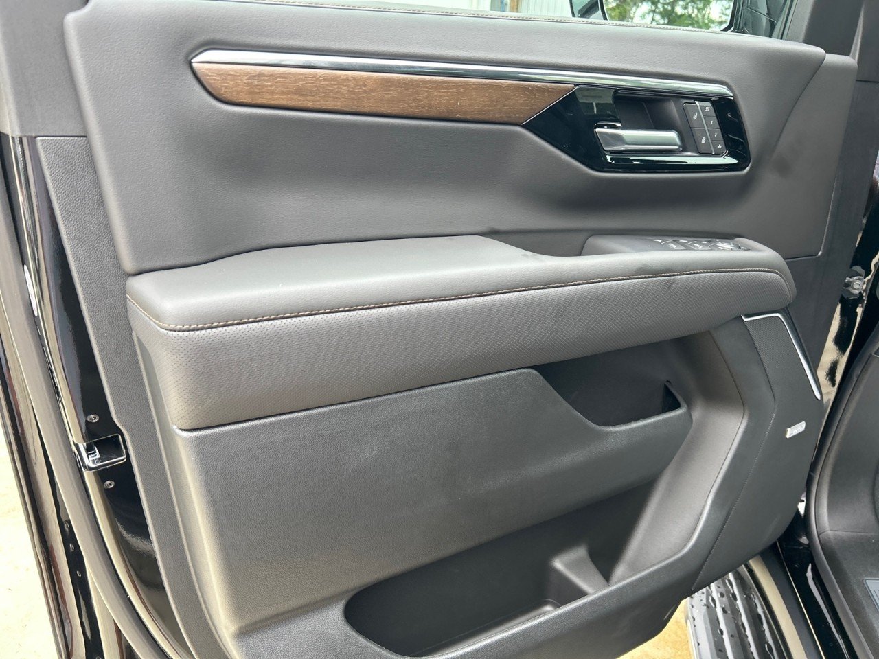 2026 Chevrolet Tahoe High Country - Photo 10