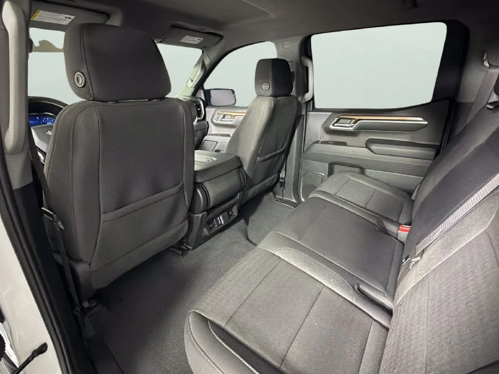 Used 2024 Summit White Chevrolet RST image 28