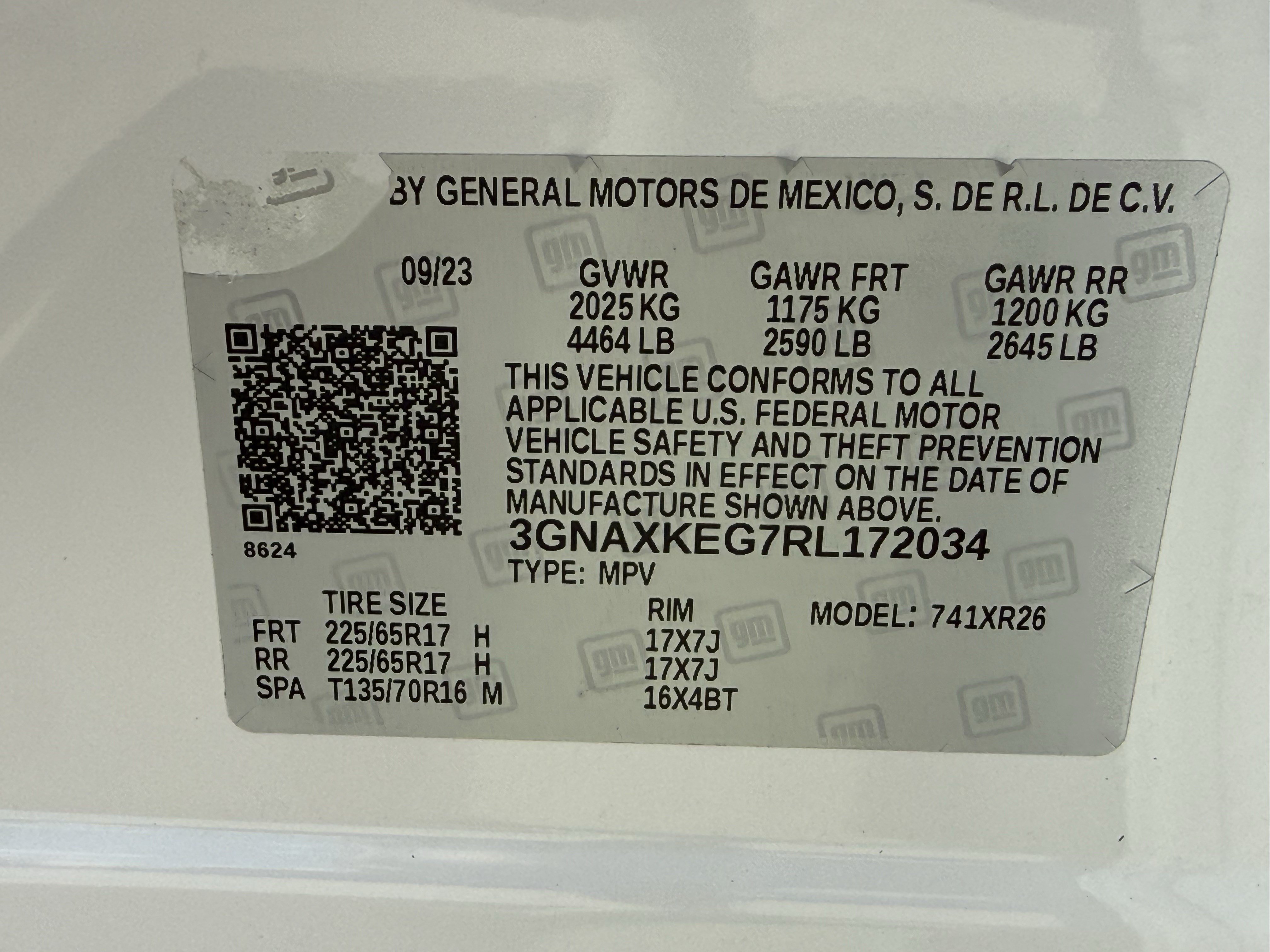 Used 2024 Summit White Chevrolet LT image 32
