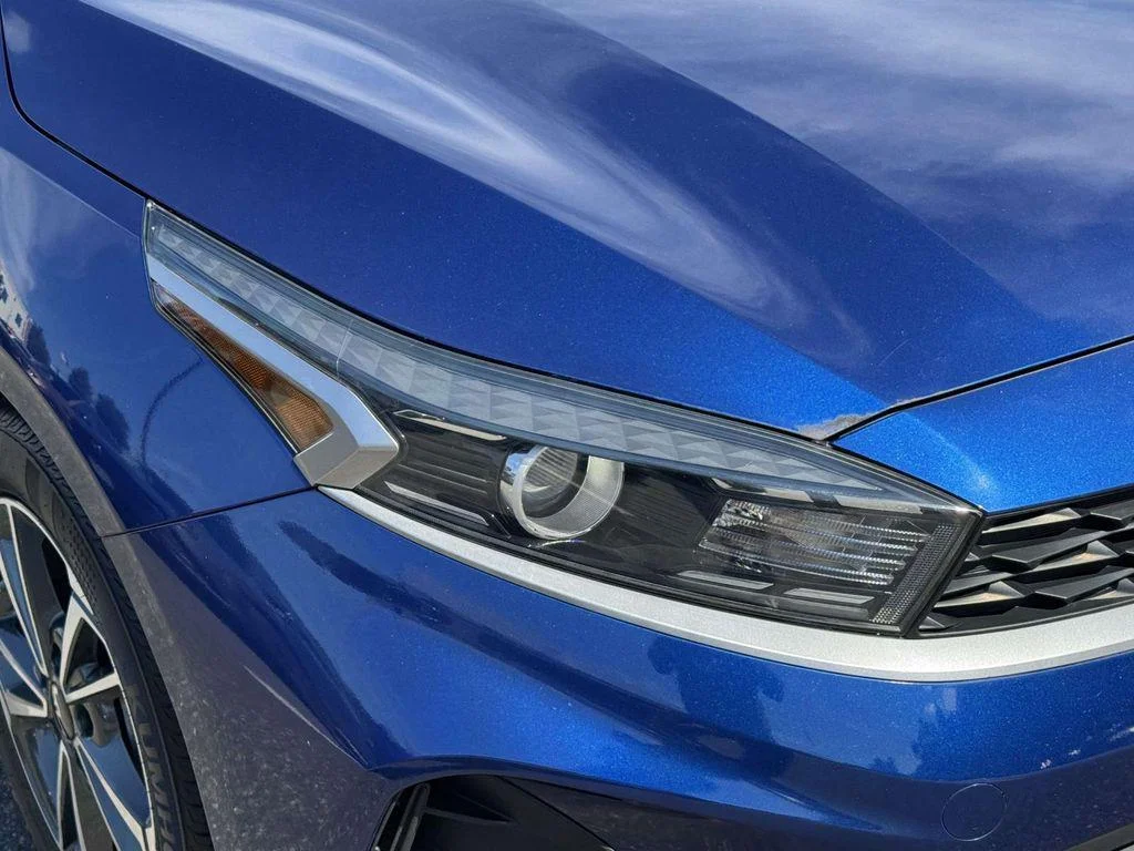 Used 2022 Deep Sea Blue Kia LXS image 12
