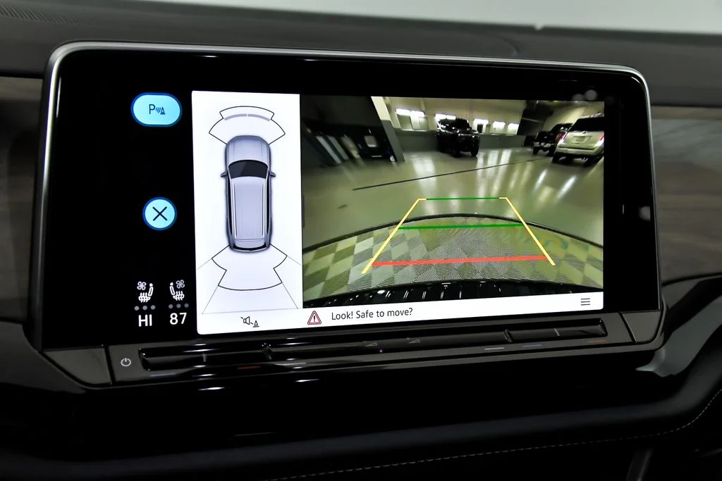 New 2026 Silver Volkswagen SE w/Technology image 13