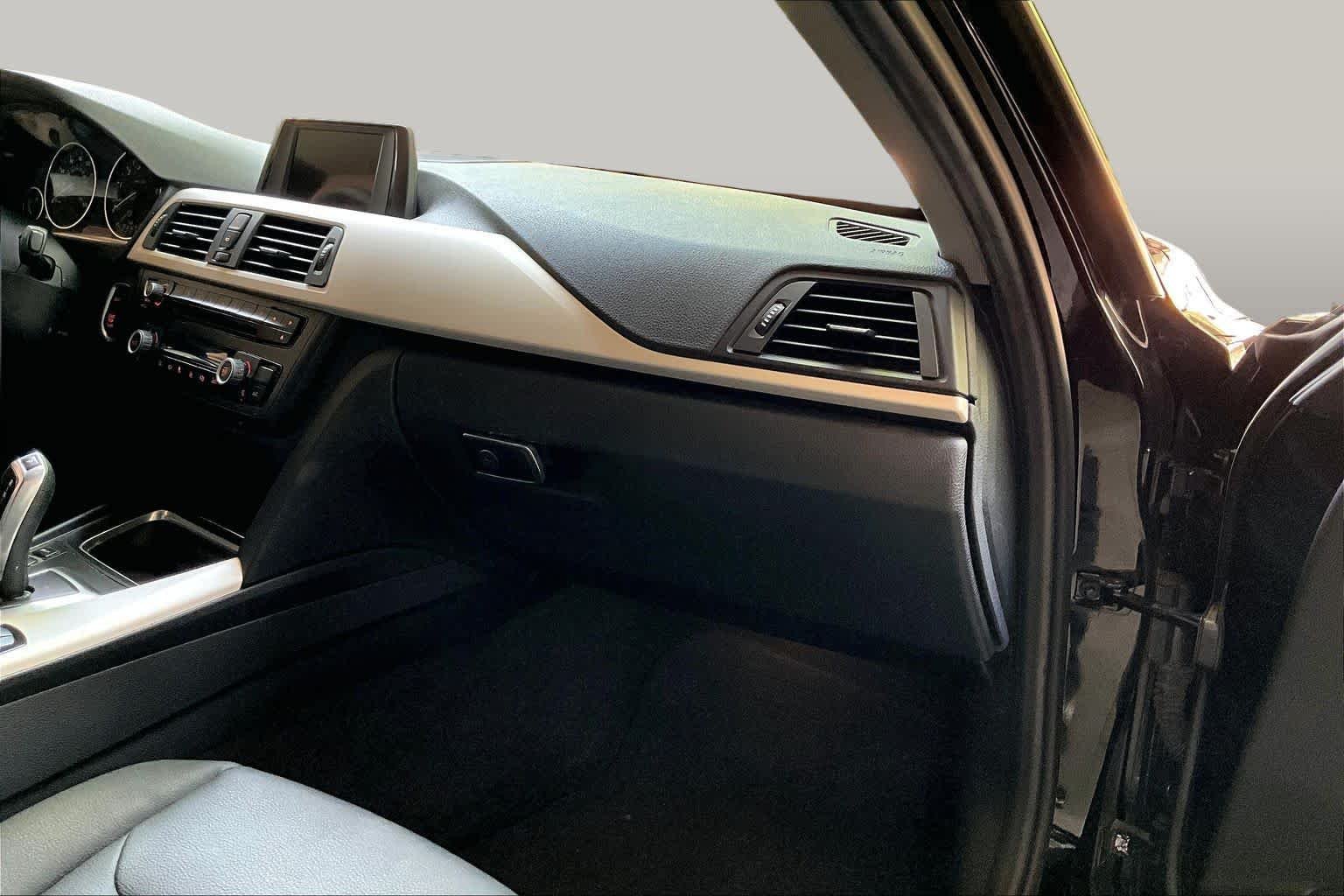Used 2015 Jet Black BMW 320i image 18