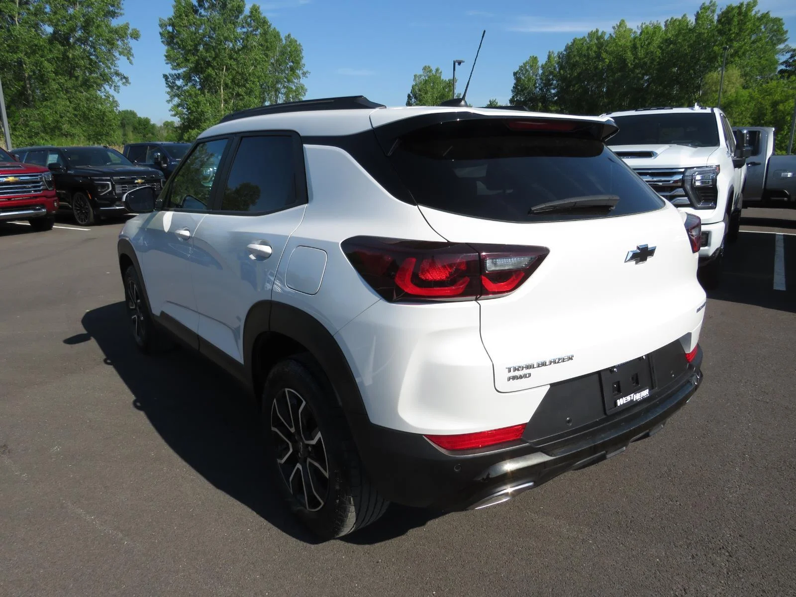 Used 2025 Pearl Chevrolet ACTIV image 16