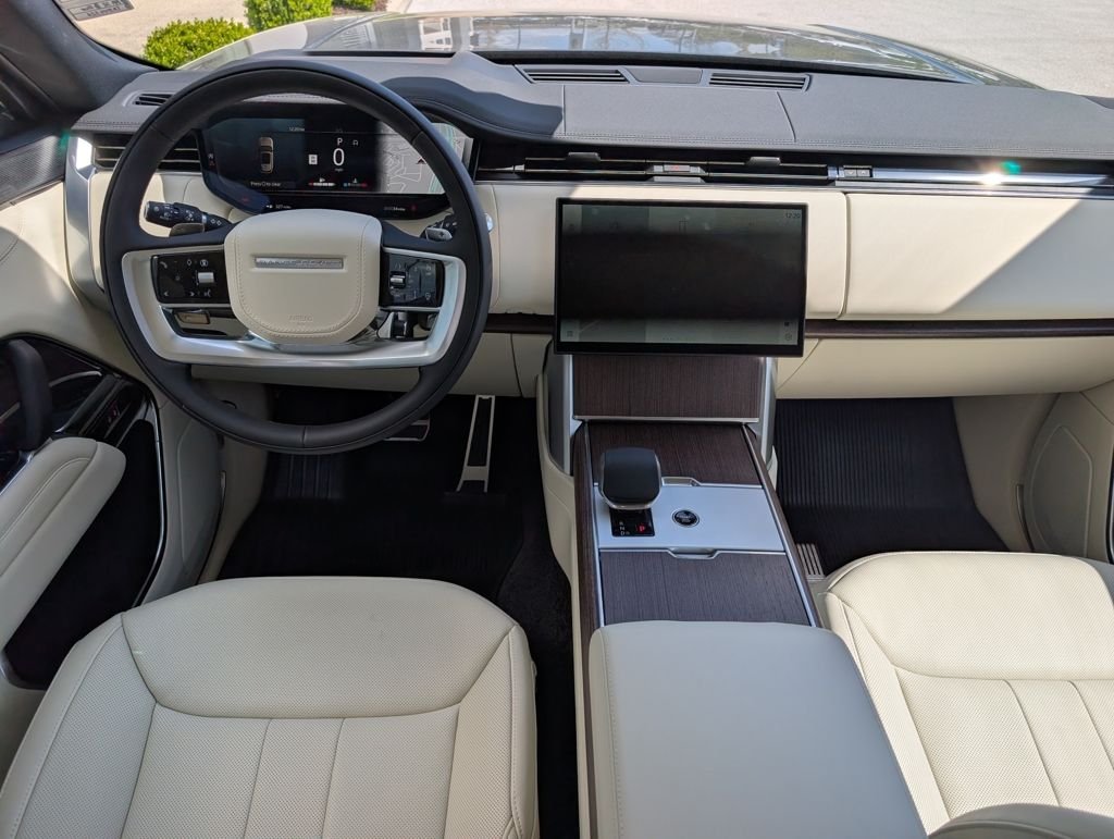 New 2026 Varesine Blue Land Rover SE image 9