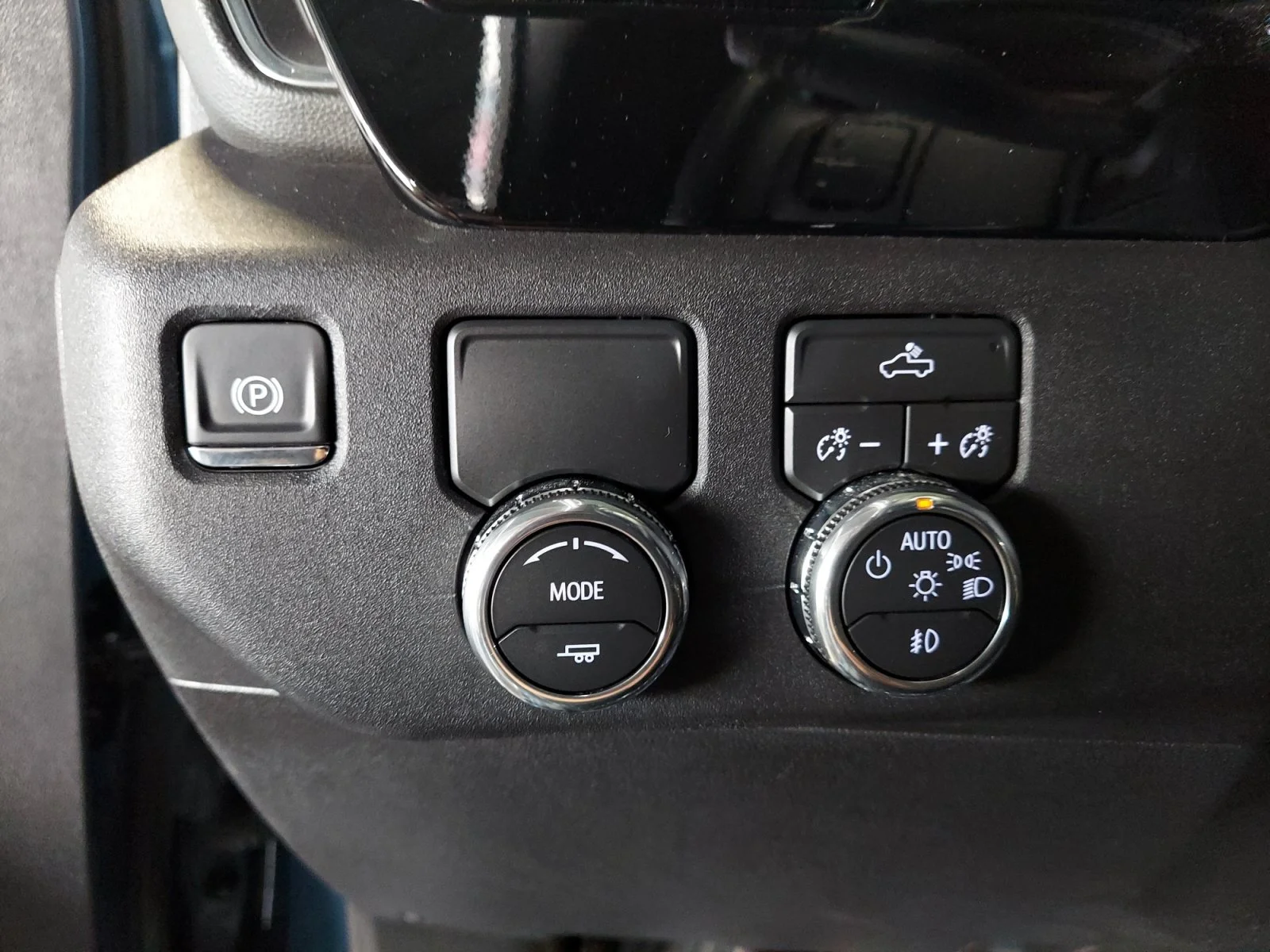Used 2026 Downpour Metallic GMC Elevation image 27