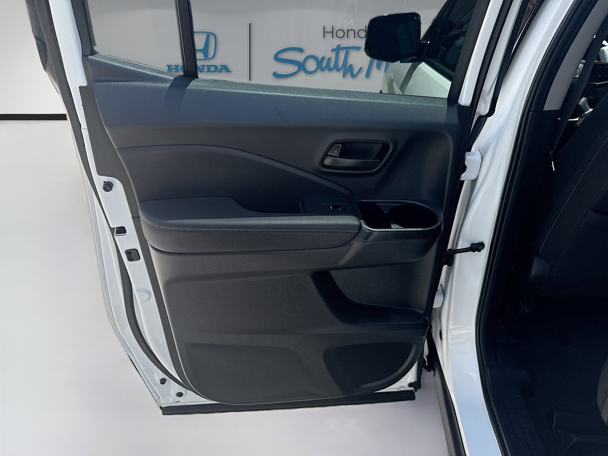 2025 Honda Ridgeline Sport - Photo 25