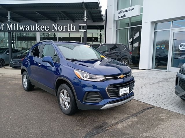 Used 2017 Chevrolet Trax LT with VIN 3GNCJPSB7HL160660 for sale in Glendale, WI