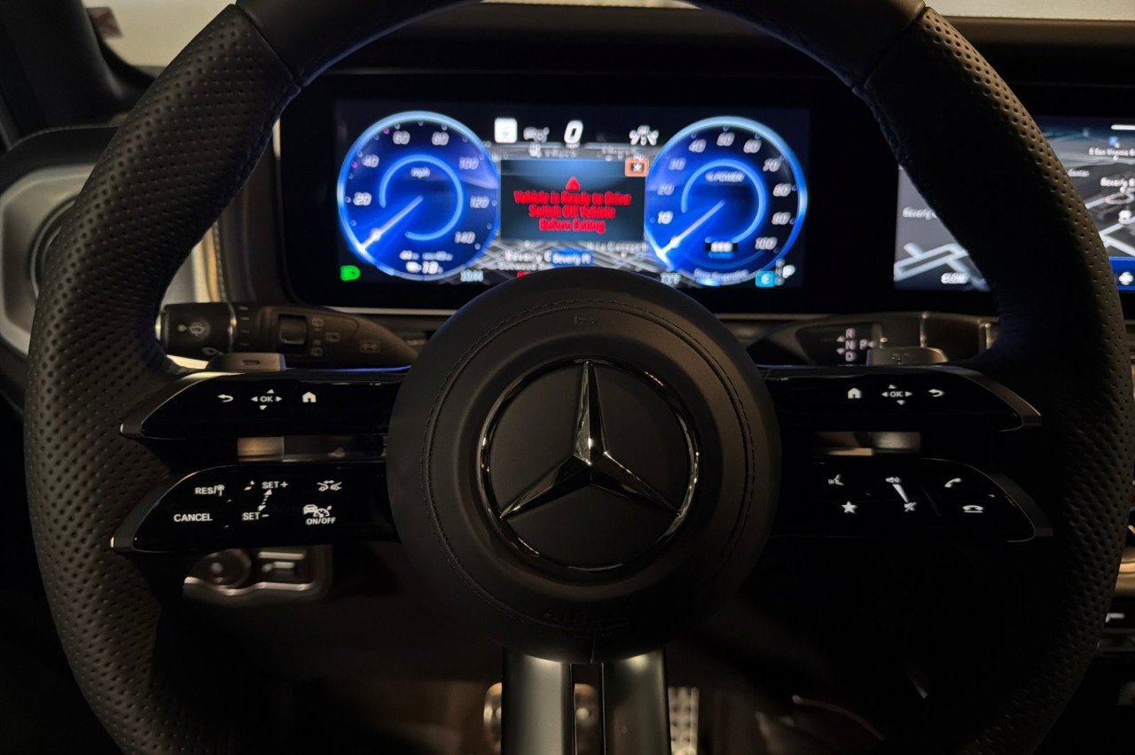 New 2027 MANUFAKTUR Arabian Grey Non- Metallic Mercedes-Benz G 580e SUV image 23