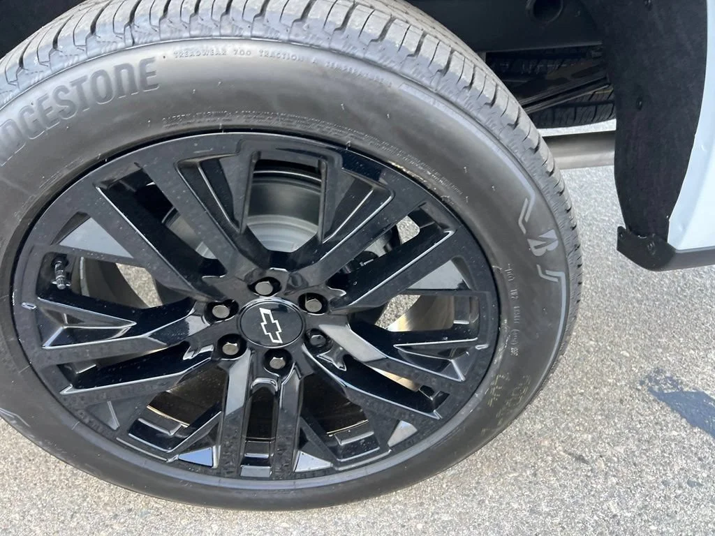 New 2026 Polar White Tricoat Chevrolet LTZ image 30