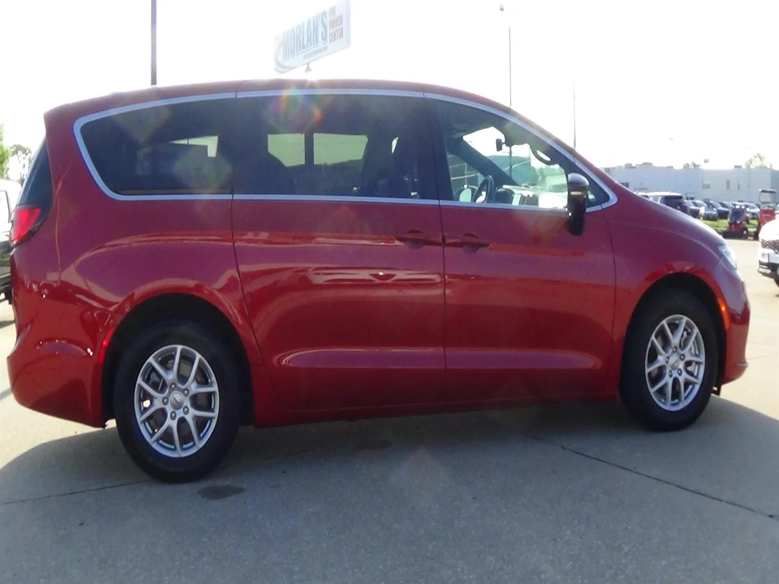 Used 2025 Red Hot Pearl Coat (pr6) Chrysler Select image 5