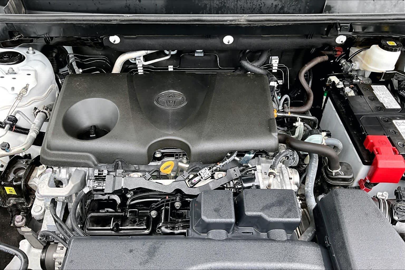 Used 2025 Ice Cap Toyota XLE image 32