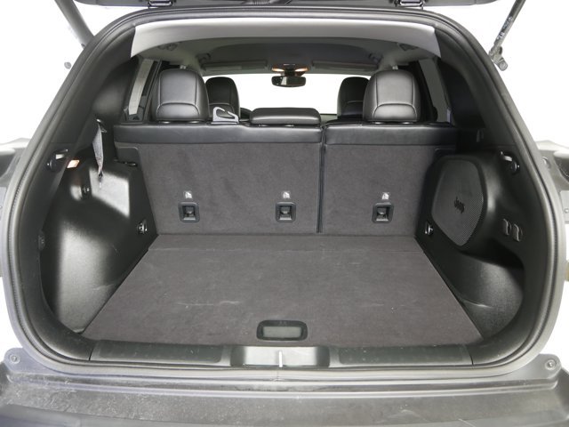 Used 2022 Bright White Clearcoat Jeep Trailhawk w/ Technology Pkg & Comfort Pkg image 13