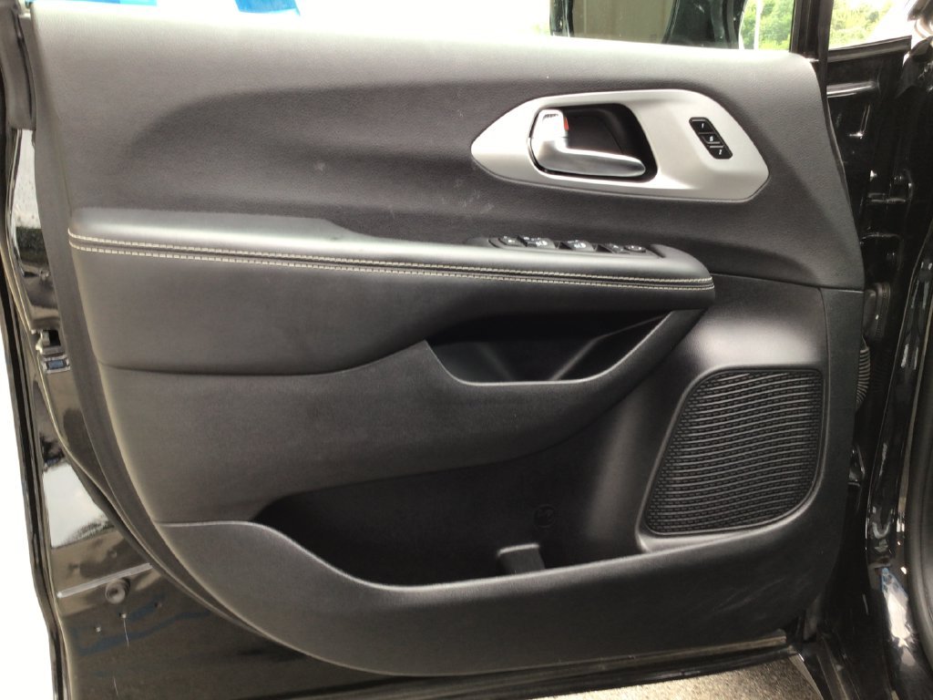 2025 Chrysler Pacifica Limited - Photo 22