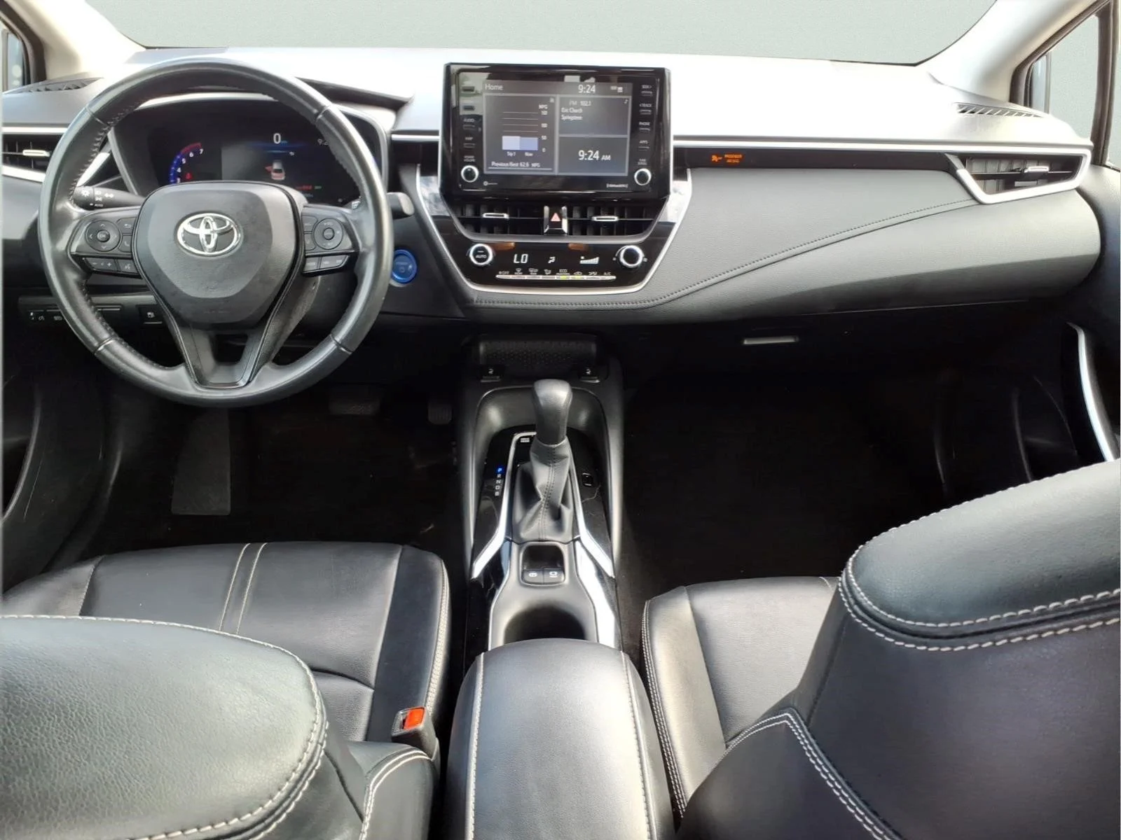 Certified Used 2022  Toyota LE image 12