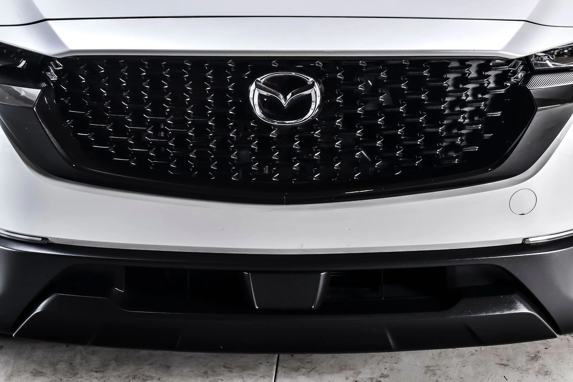 Used 2025 Pearl Mazda Premium Plus image 9