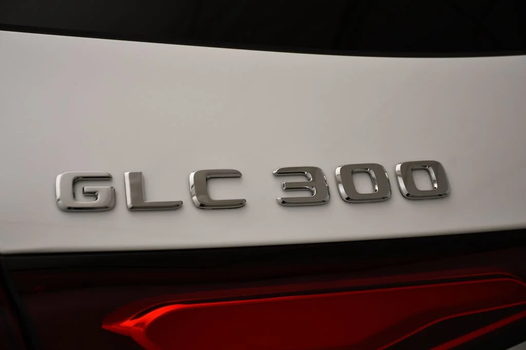 Certified Used 2026 Polar White Mercedes-Benz GLC 300 image 9