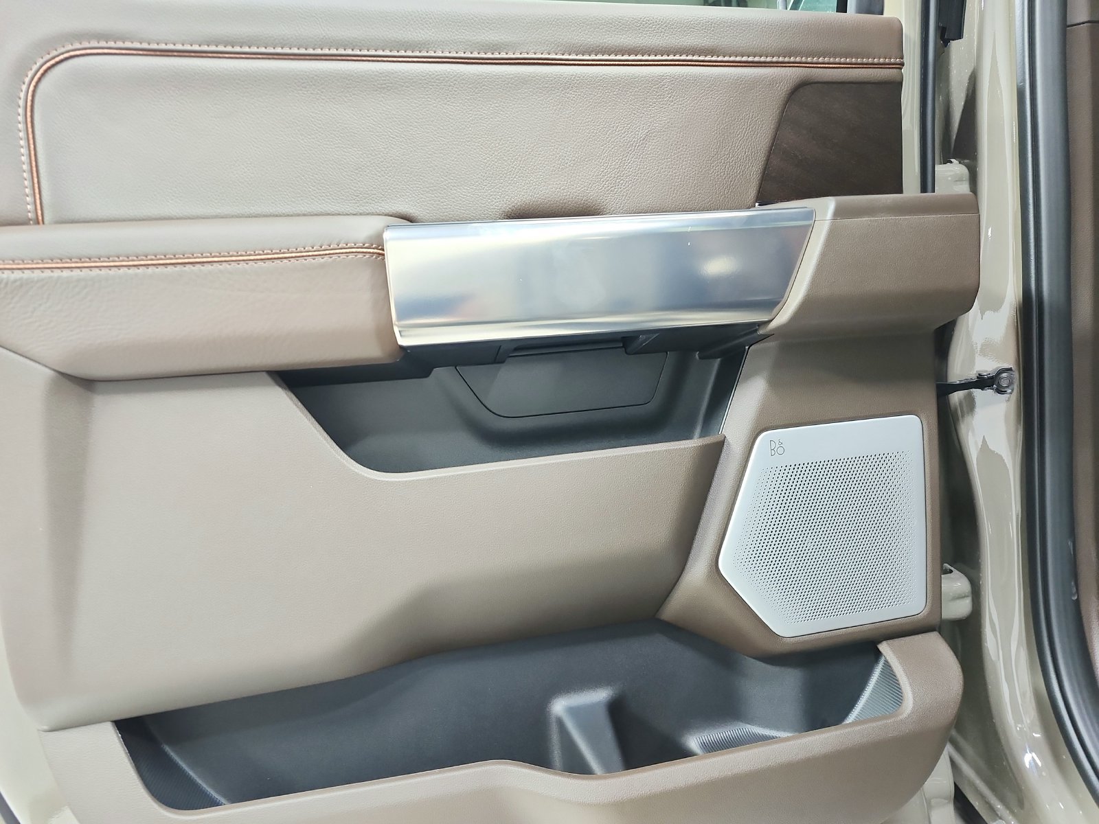 New 2027 Marsh Gray Metallic Ford F-250® King Ranch® image 40