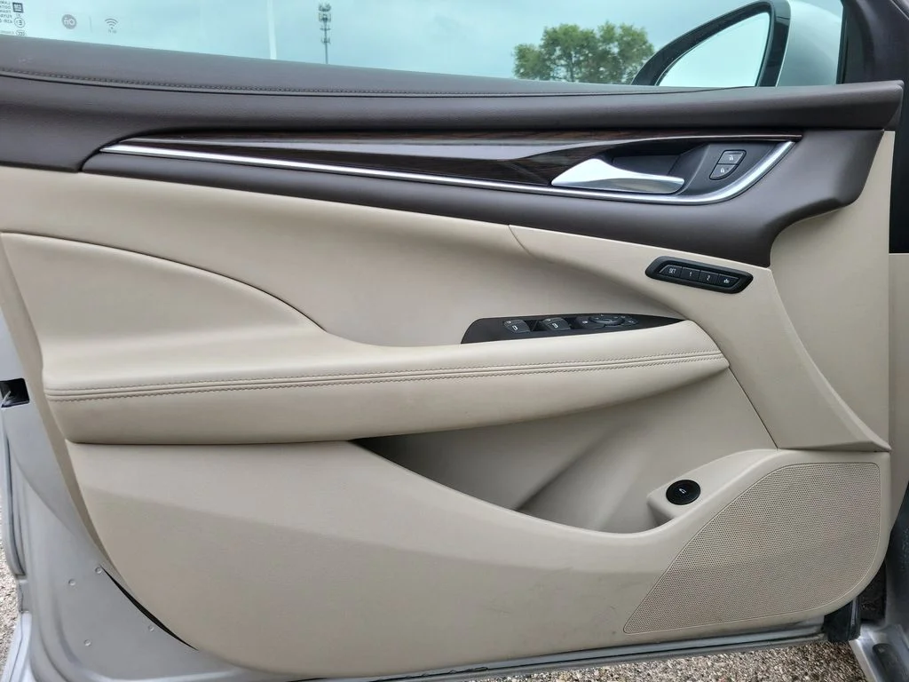 Used 2019 Silver Buick Premium I Group image 13