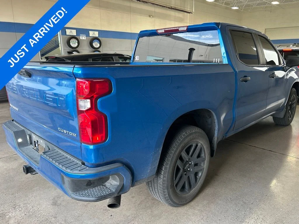 Used 2022 Glacier Blue Metallic Chevrolet Custom image 3