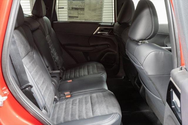 2025 Mitsubishi Outlander Plug-in Hybrid SE - Photo 22