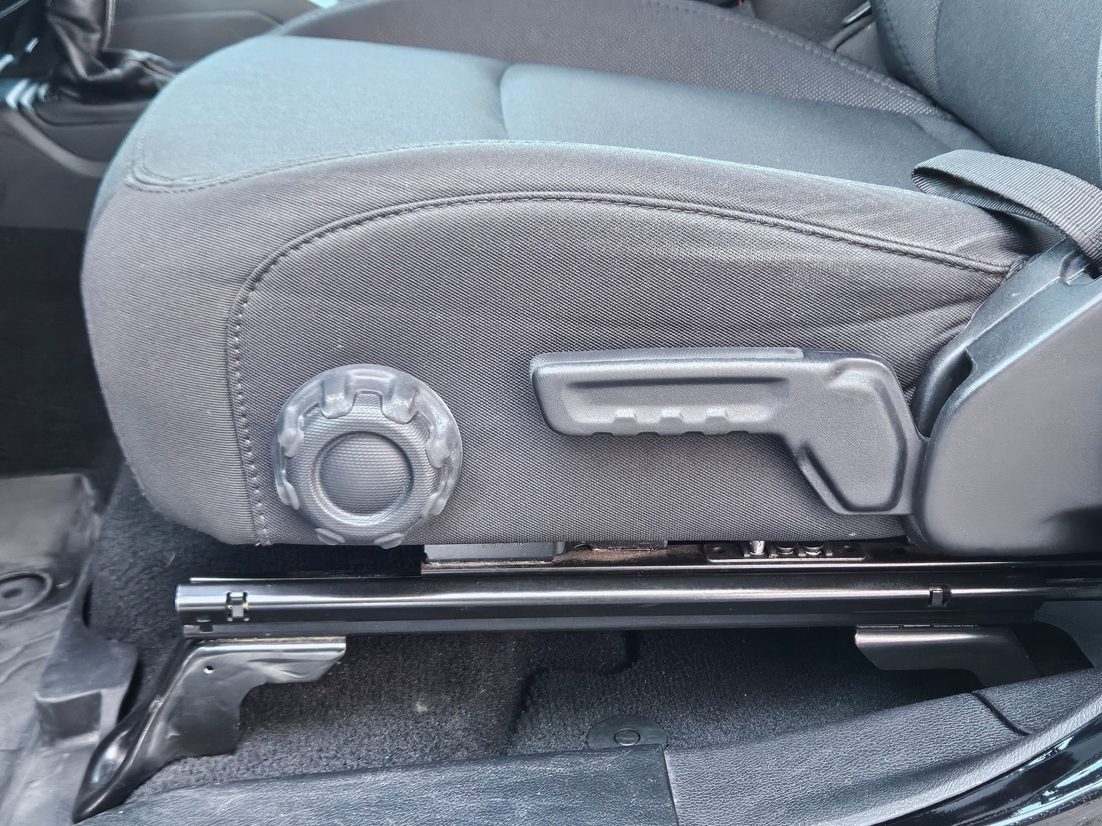 Used 2023 Black Clearcoat Jeep Overland image 21