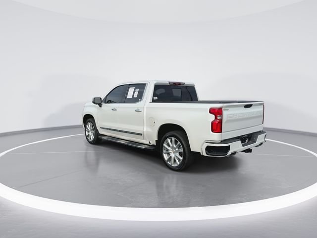 Used 2023 Beige Chevrolet High Country image 6