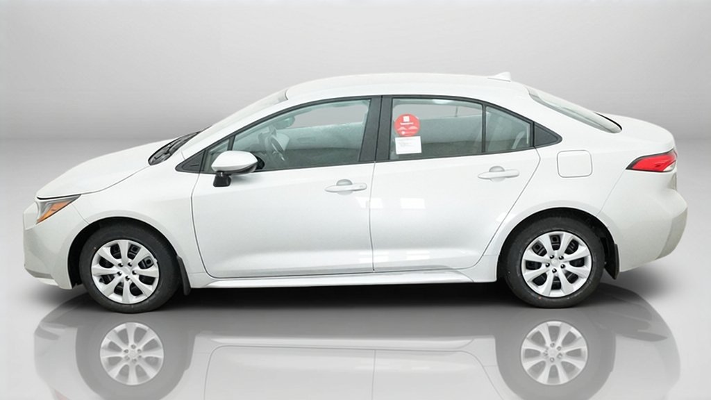 New 2027 Classic Silver Metallic Toyota LE image 2